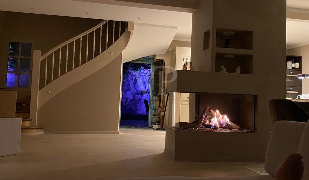 Wohnbereich mit Kamin
