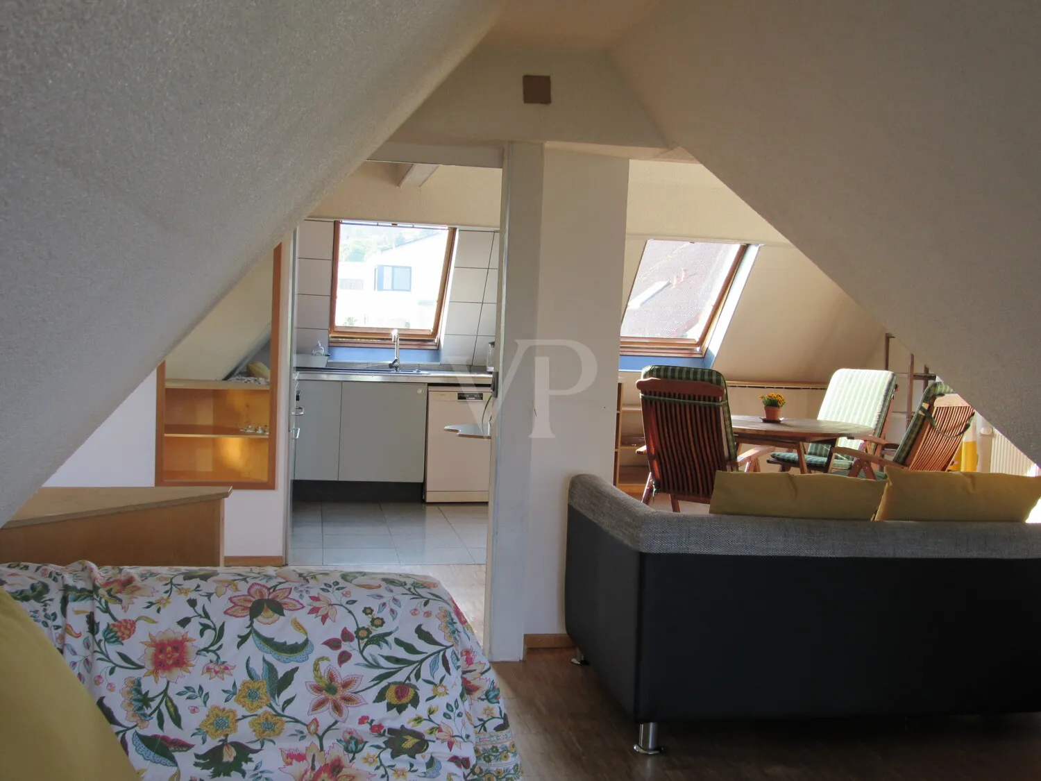 DG II, Wohn- und Essbereich