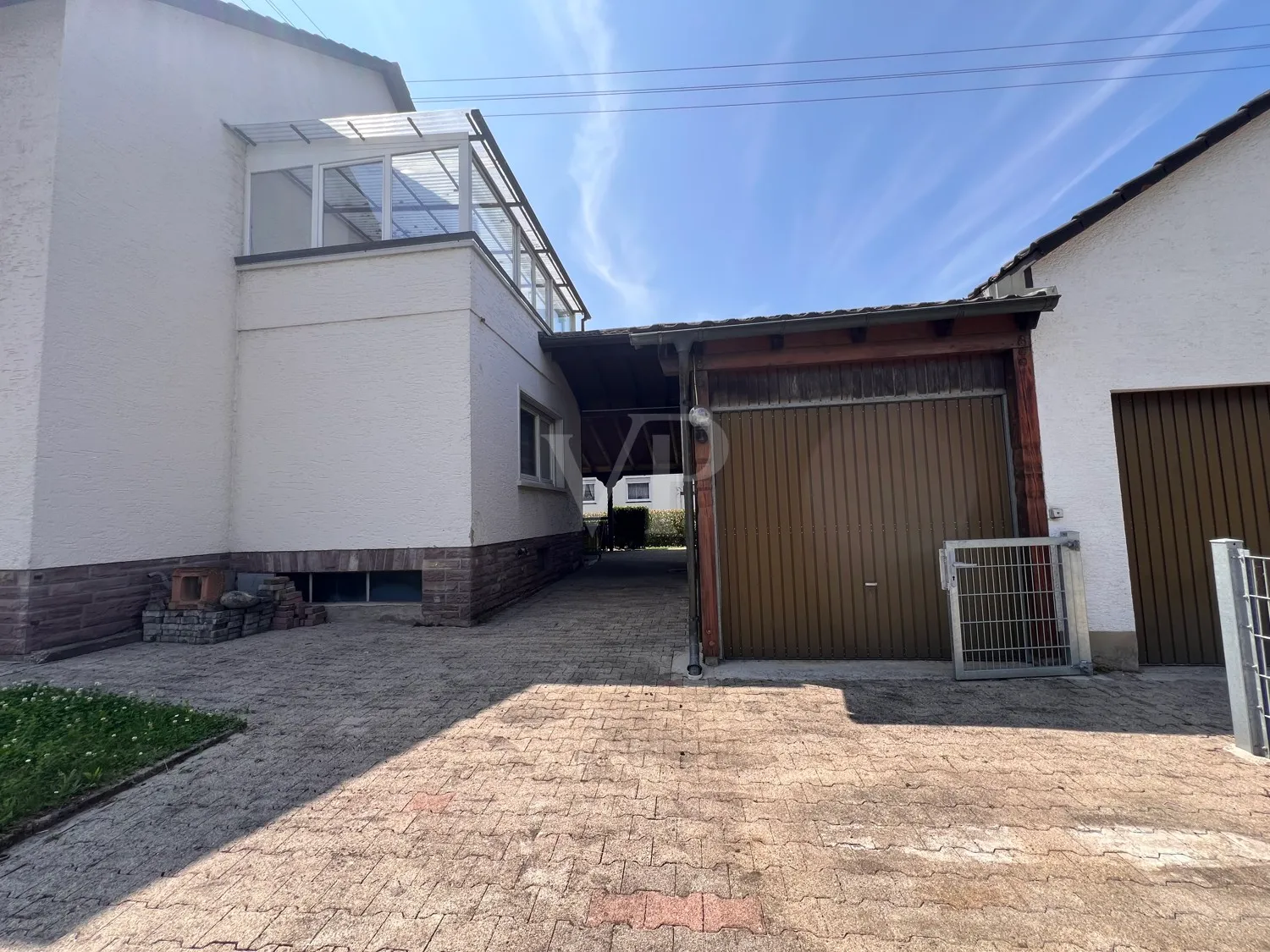 Überdachter Innenhof
