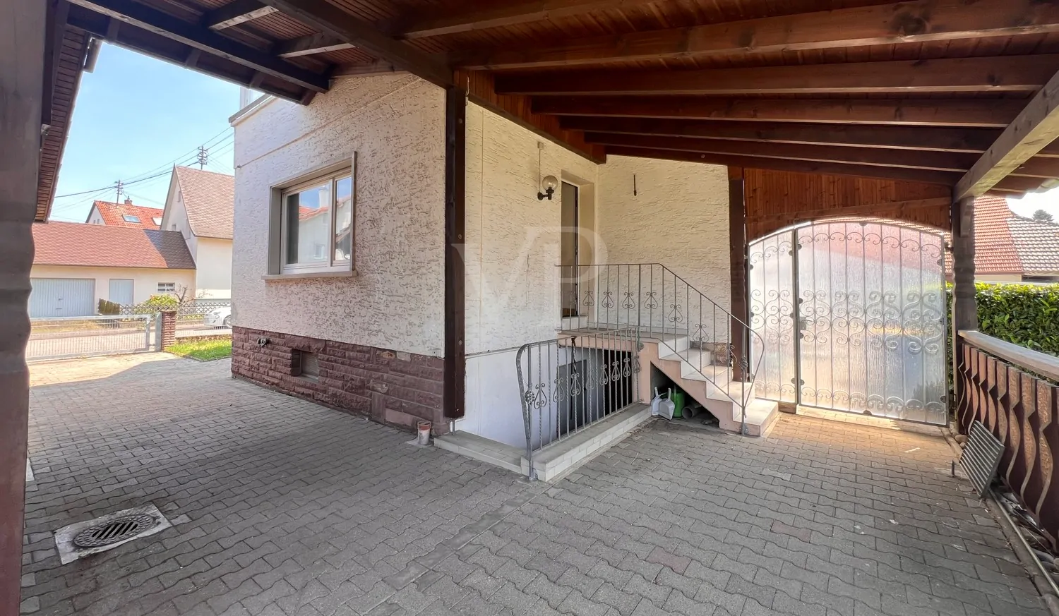 Überdachter Innenhof