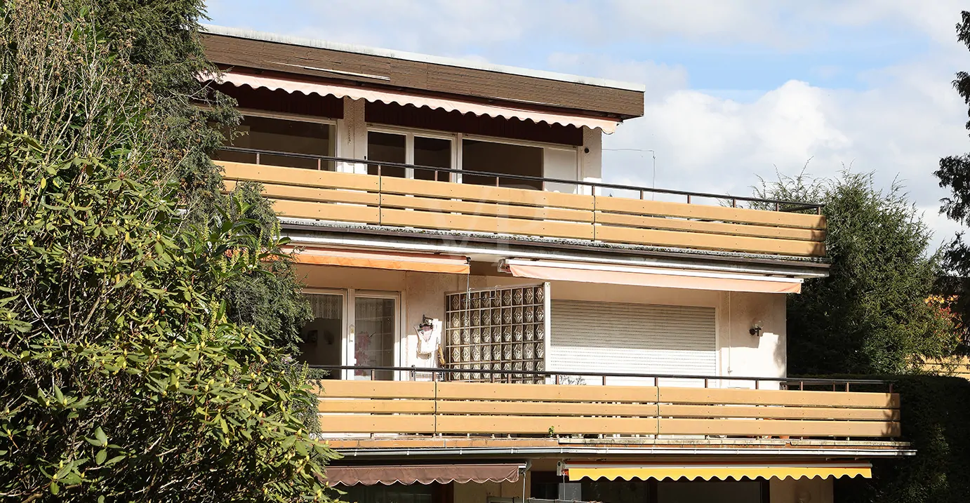 Penthouse vom Park aus gesehen