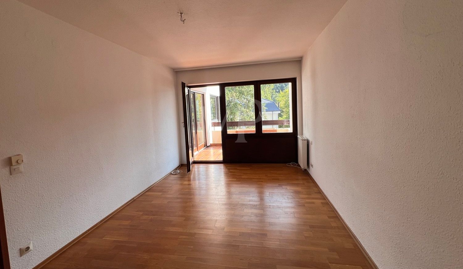 Schlafzimmer mit Zugang Balkon