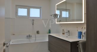 von_poll_real_estate_property_25011012_image_17