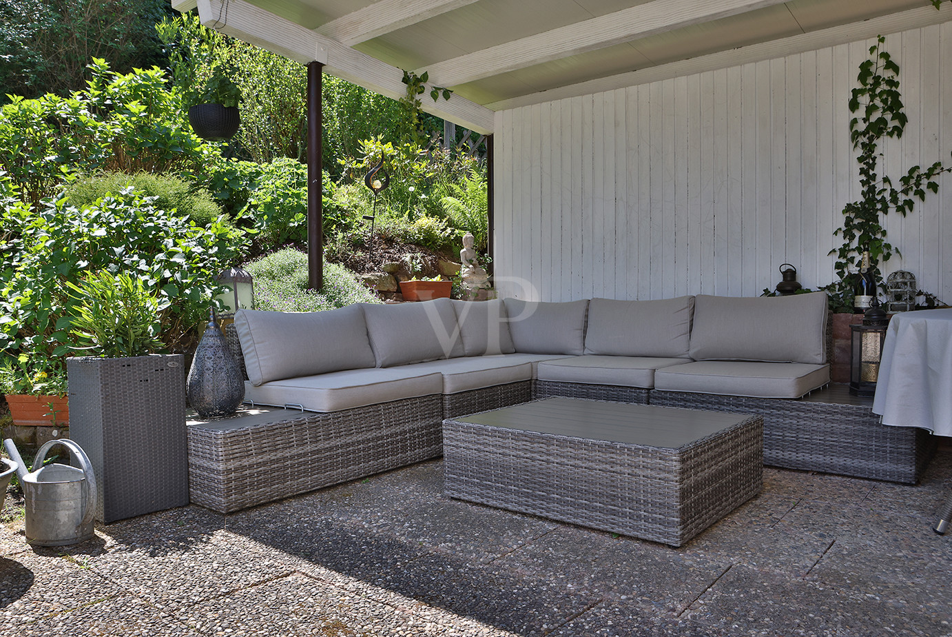 Überdachte Terrasse mit Außenkamin