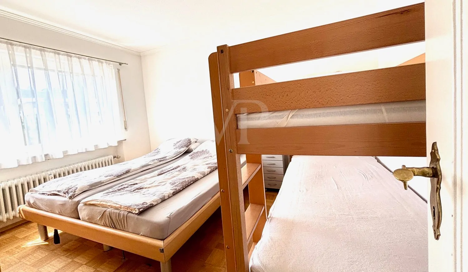 Schlafzimmer mit 4 Betten