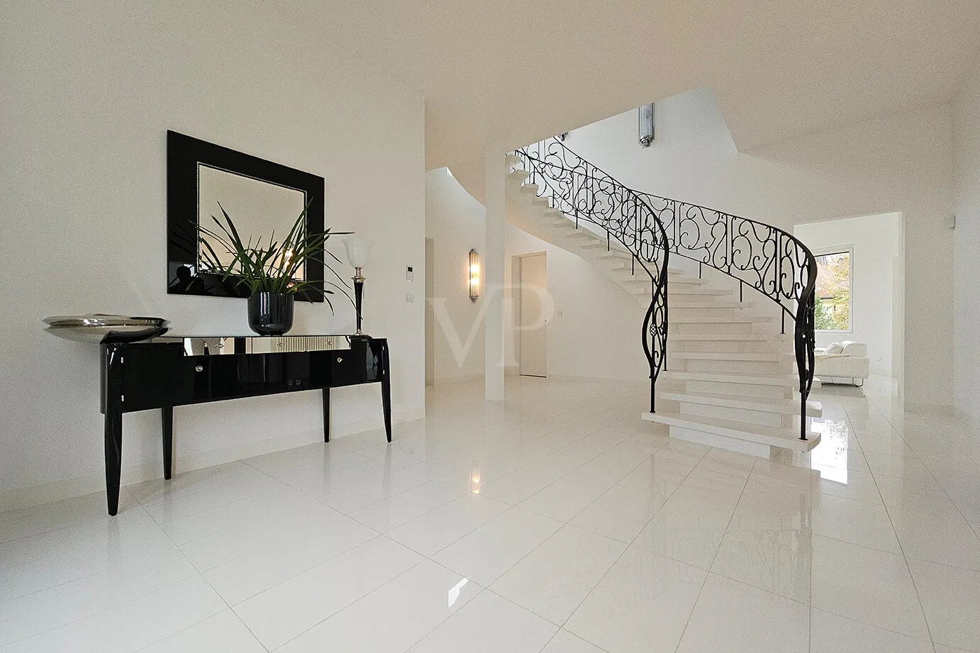 Eingangshalle mit Aufgang