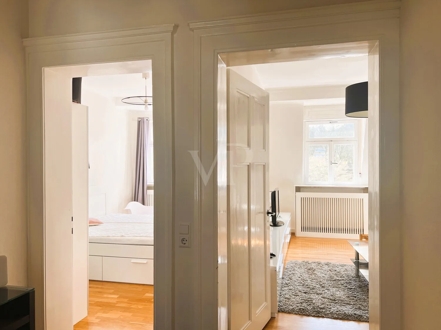 Diele, Sicht in Wohn- und Schlafzimmer 2
