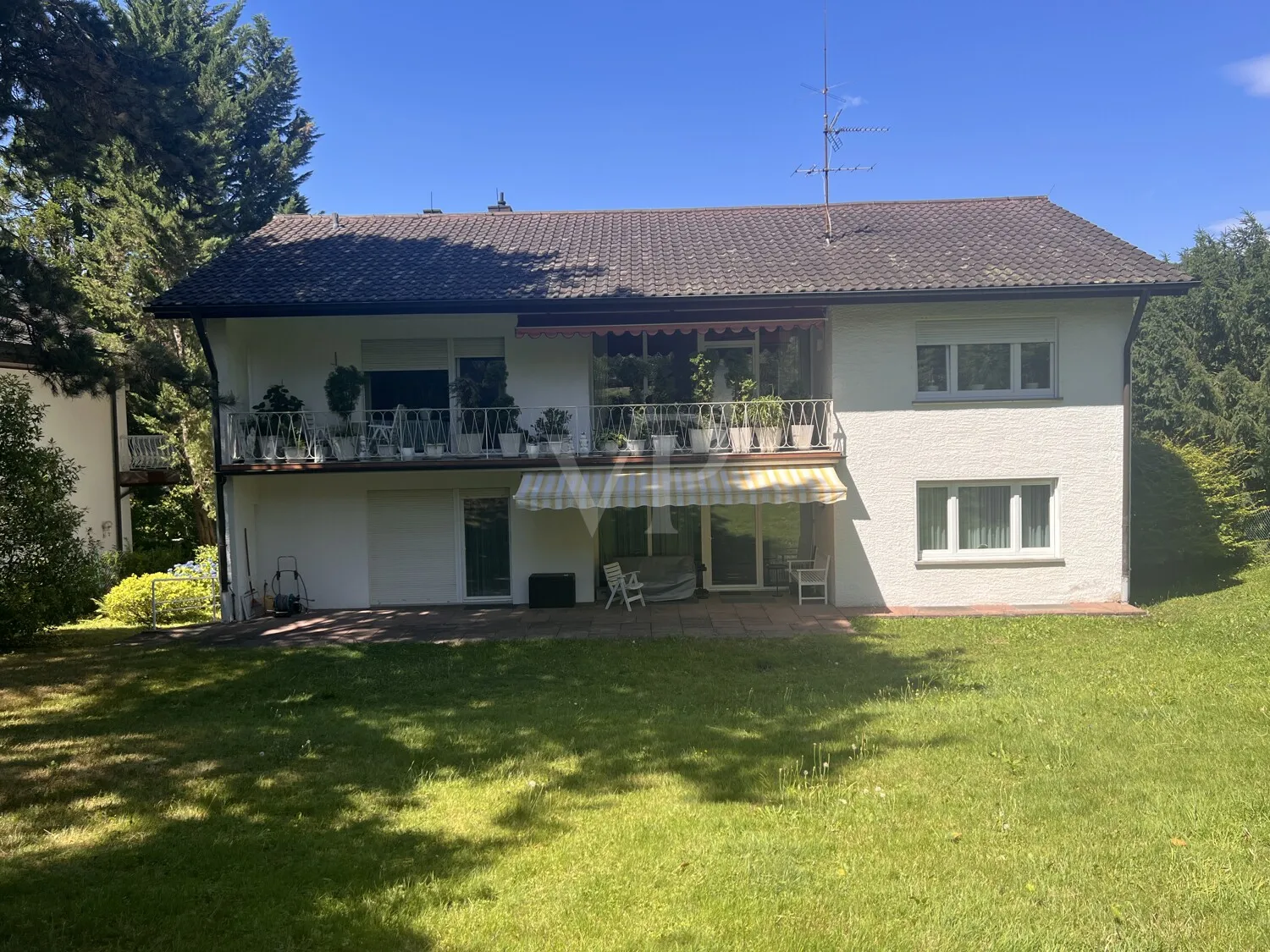 Aussenansich Terrasse mit Gartent