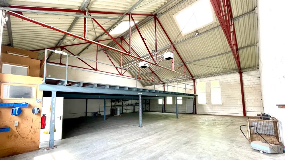 Produktionshalle / Lager