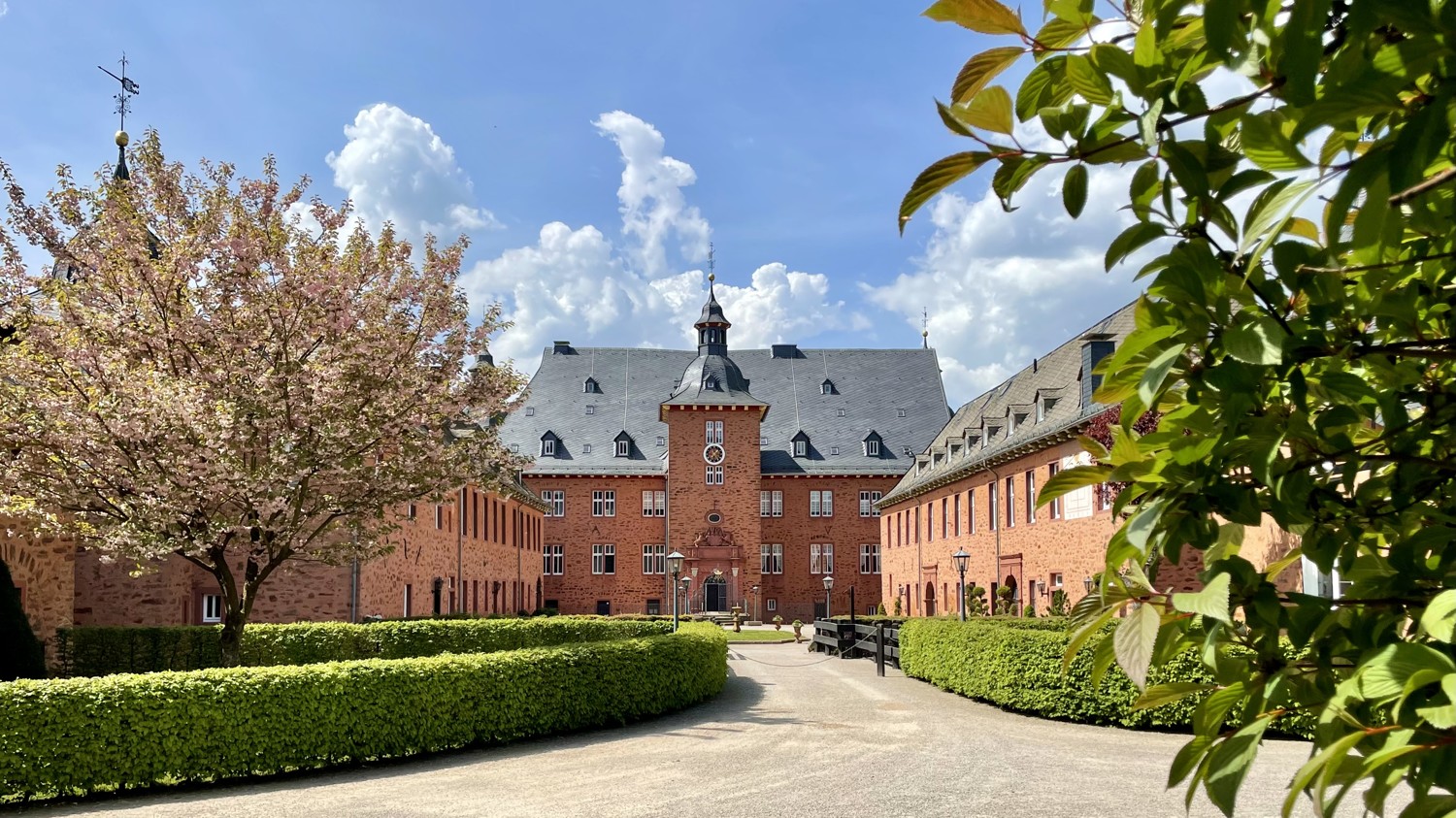 Geschichtsträchtig wohnen im Wasserschloss am Rothaarsteig