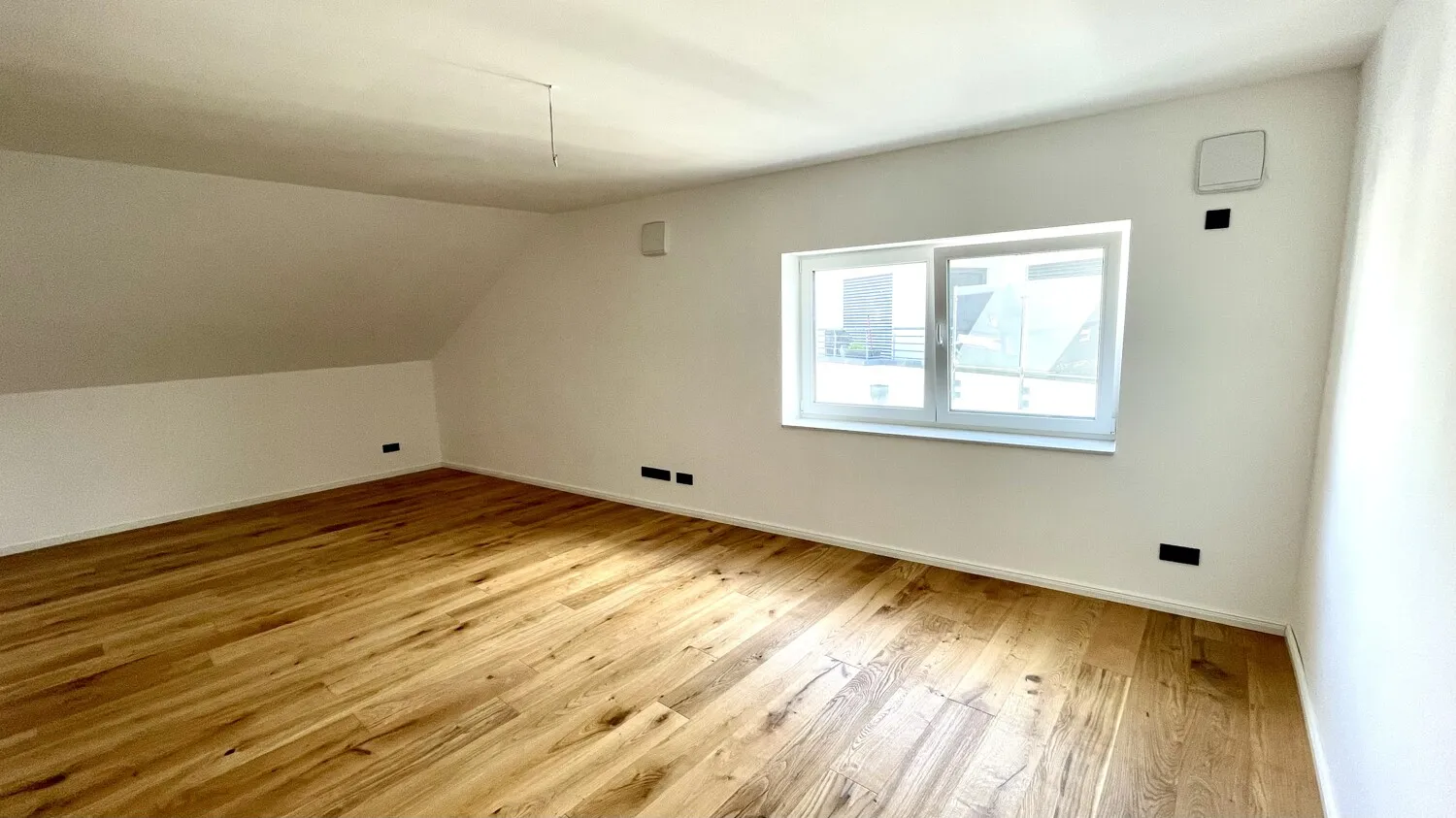 Elegante condominio in un edificio a risparmio energetico: vita moderna con fascino e comfort di alta qualità