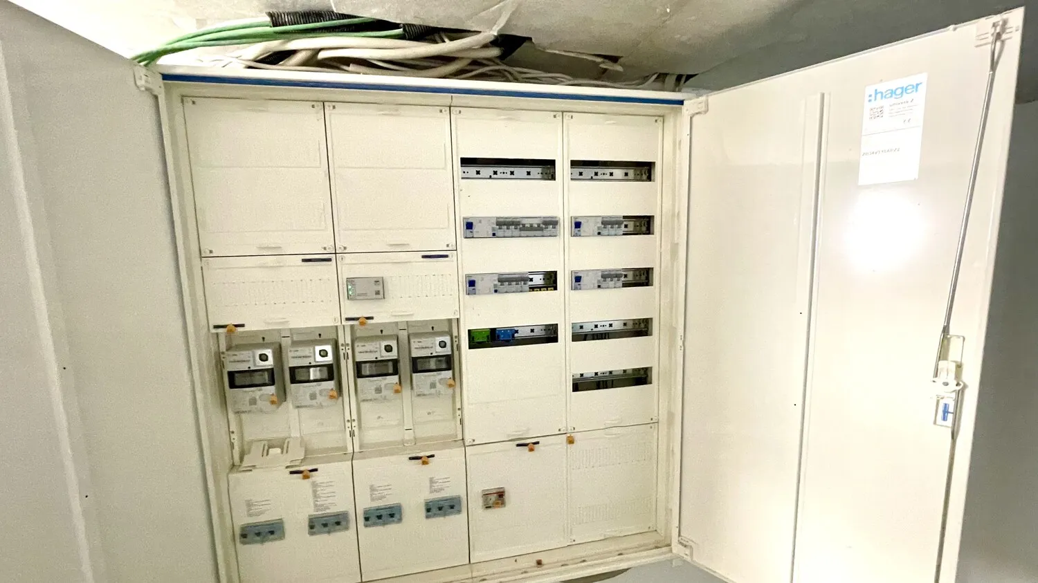 Elegante condominio in un edificio a risparmio energetico: vita moderna con fascino e comfort di alta qualità