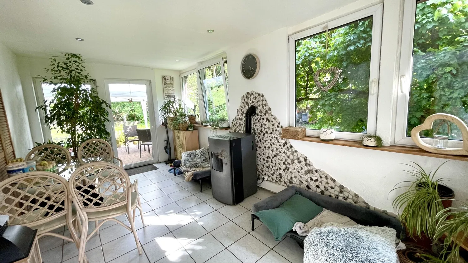 Zimmer mit Zugang zur Terrasse