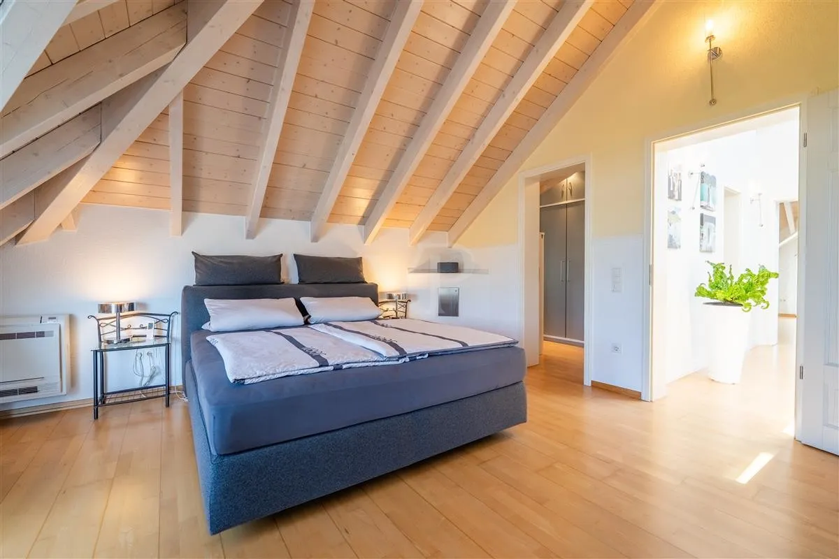 Schlafzimmer mit Ankleide