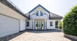 von_poll_real_estate_property_25211028_image_0