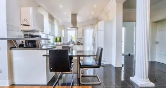 von_poll_real_estate_property_25211028_image_2