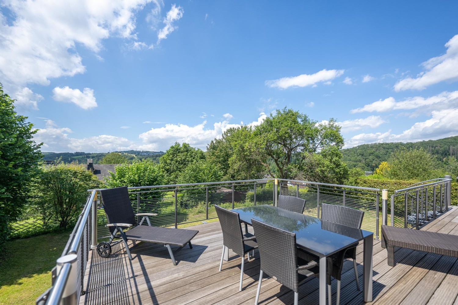 Balkon mit Blick ins Grüne