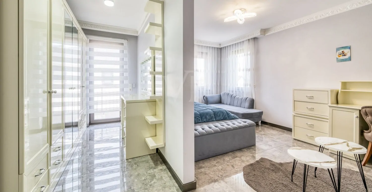 Schlafzimmer mit Ankleide