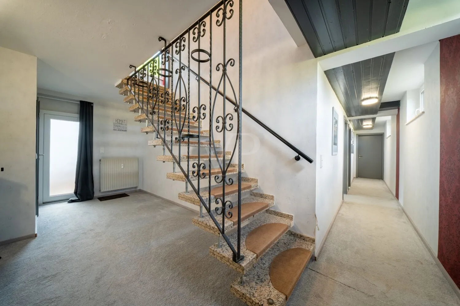 Treppenhaus und Flur UG
