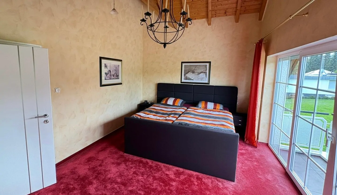 Schlafzimmer DG