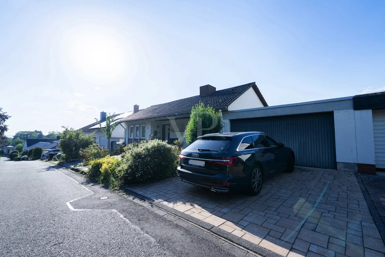 Außenansicht/Garage
