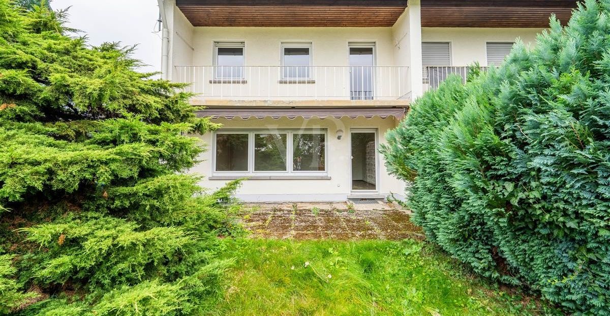 Rückansicht mit Terrasse
