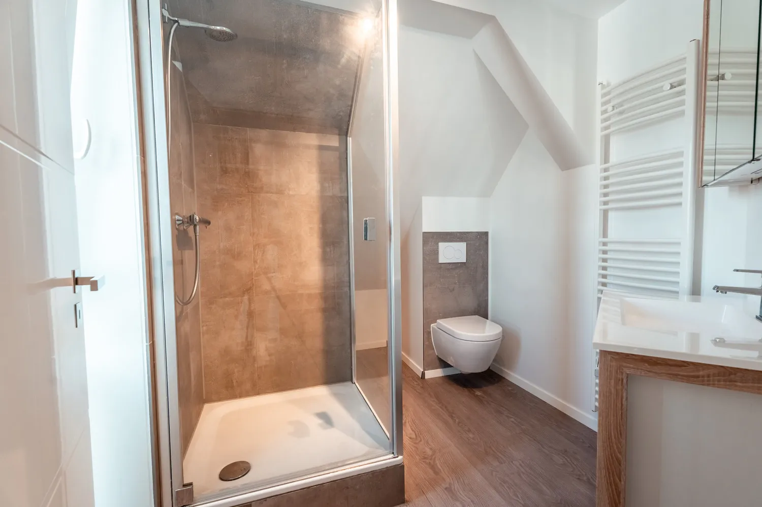 Duschbad im 3- Parteienhaus