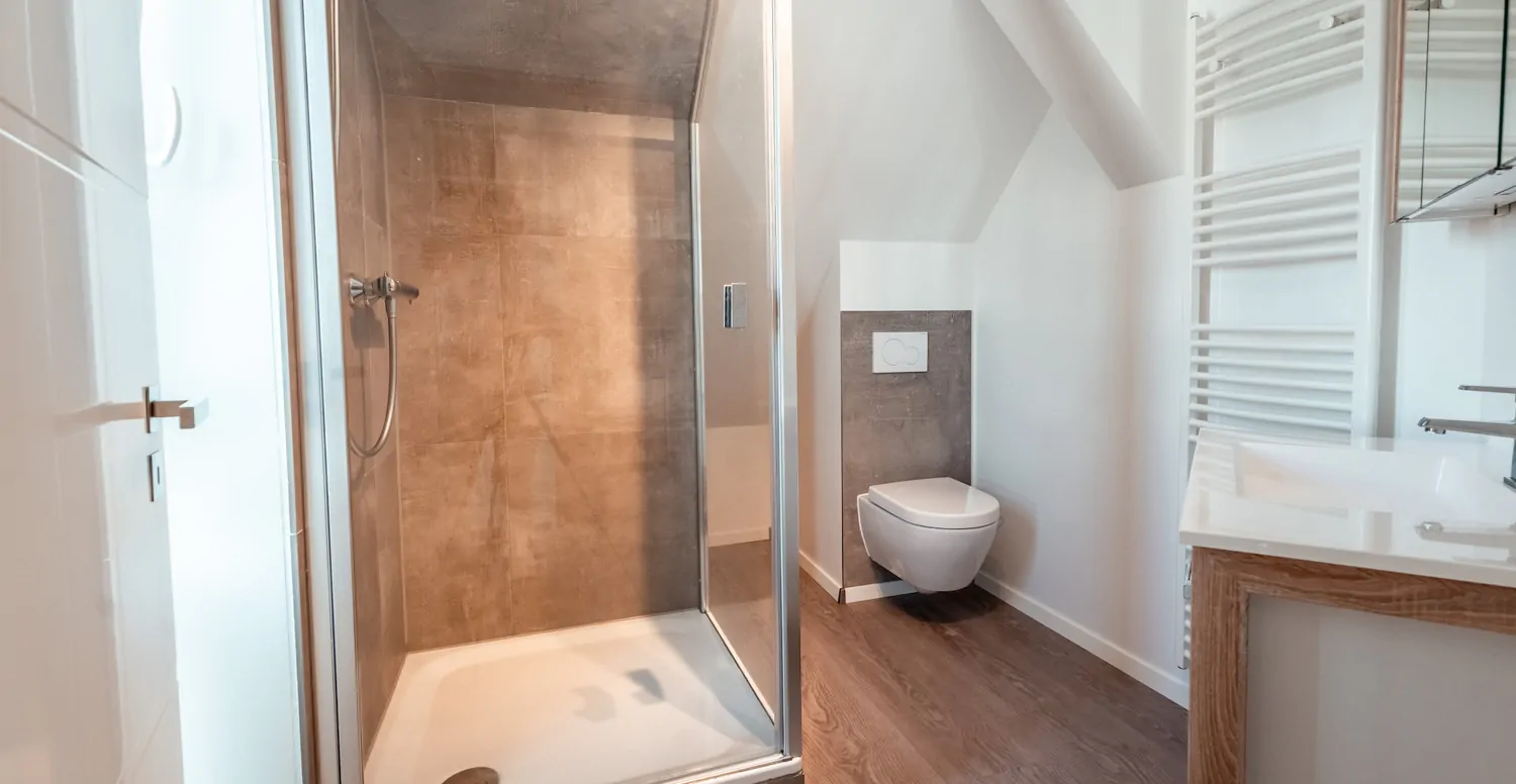 Duschbad im 3- Parteienhaus