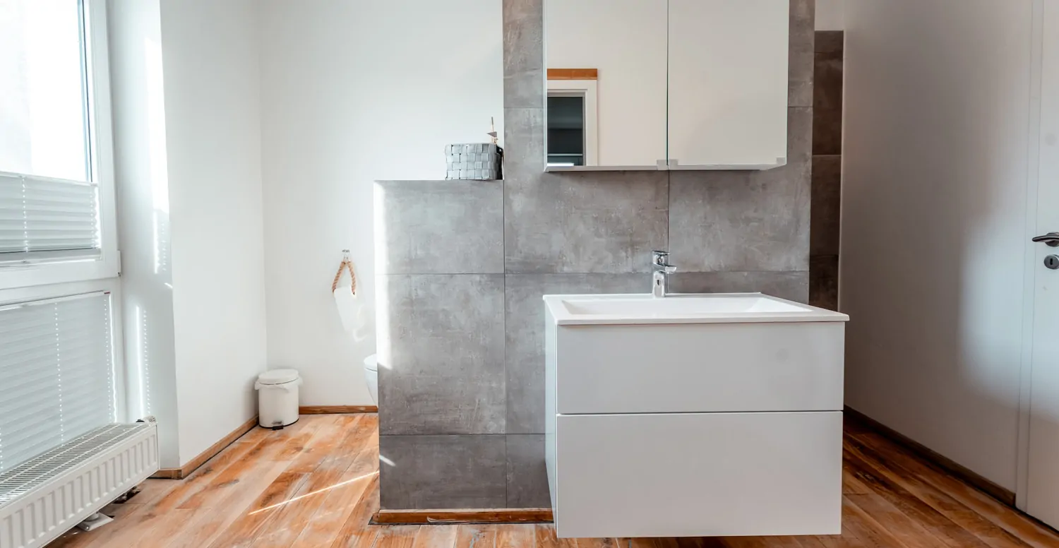 Bad im 3- Parteienhaus