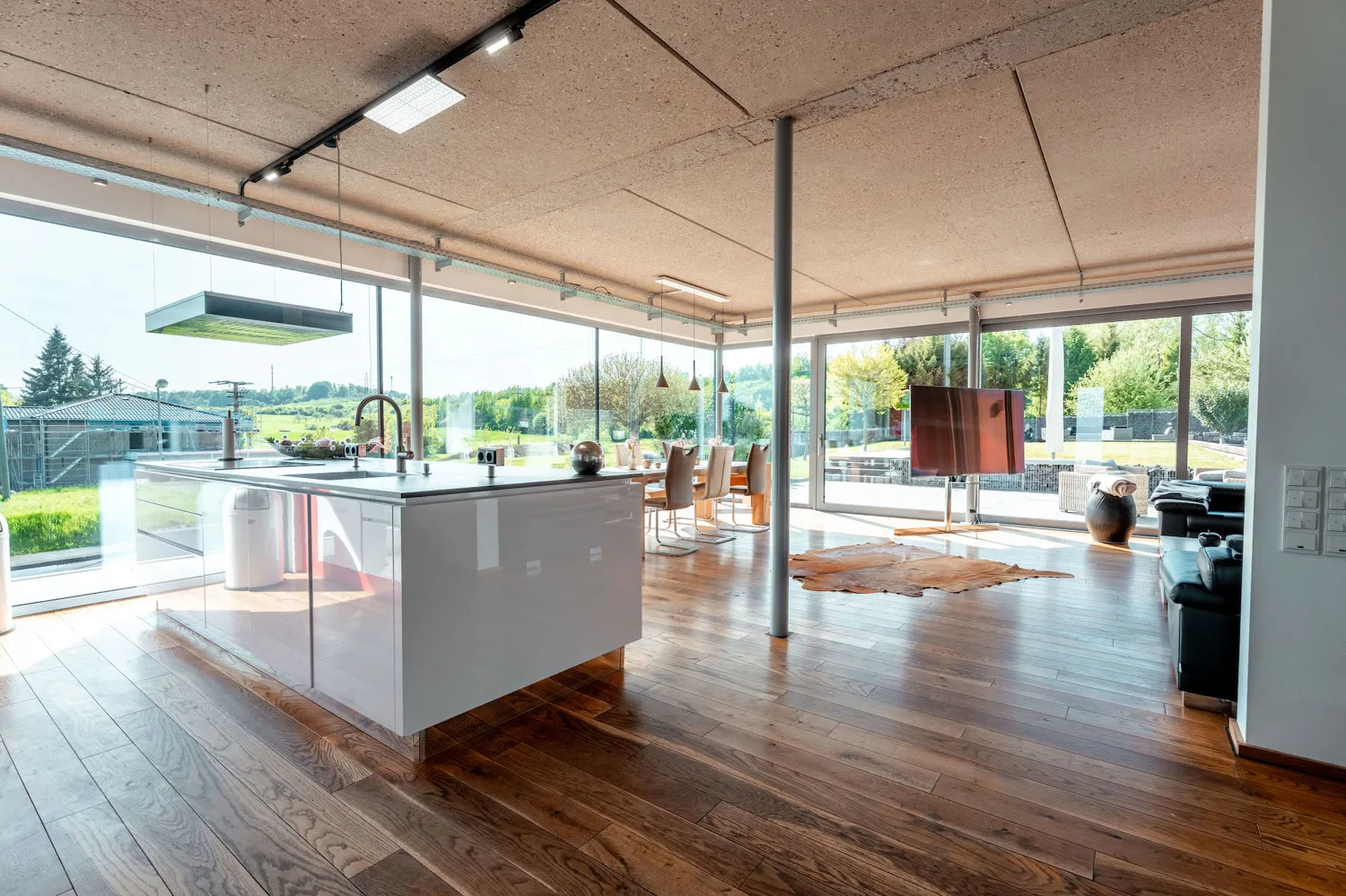 Lichtdurchfluteter Koch/Essbereich