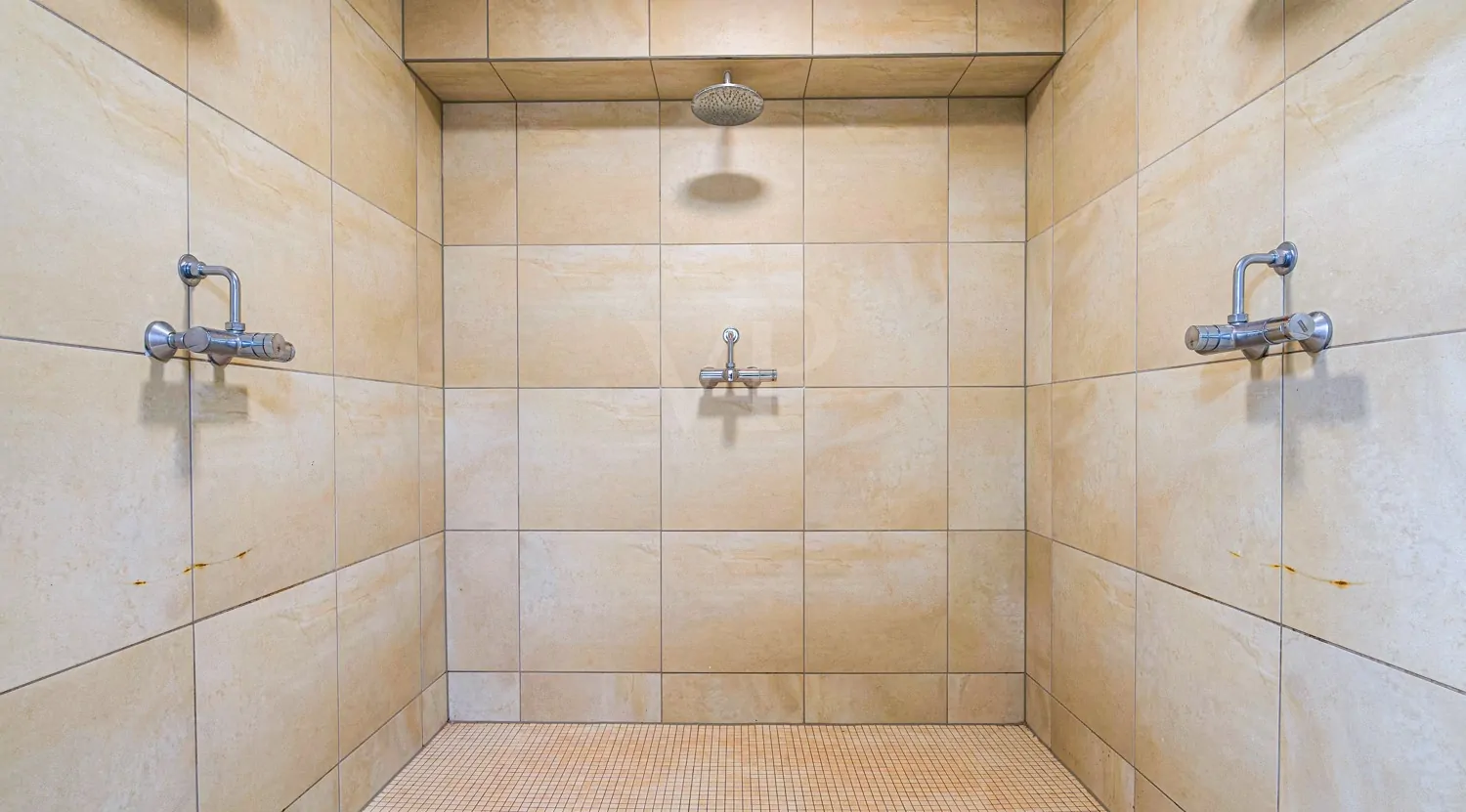 Sanitärbereich Umkleide