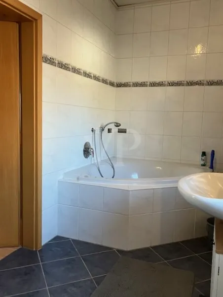 1 OG Badewanne