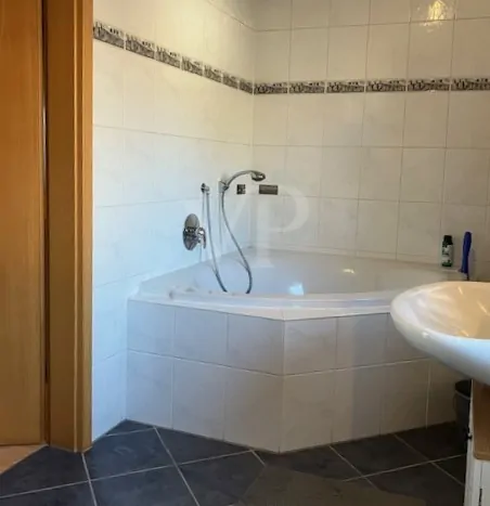 1 OG Badewanne