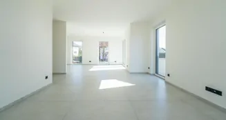 von_poll_real_estate_property_25014032_image_1