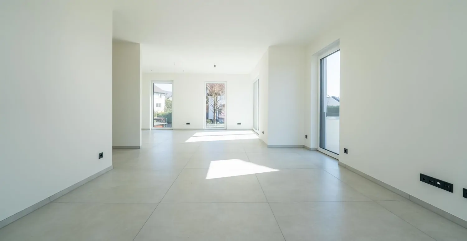 Wohnbereich mit Blick in die Küche