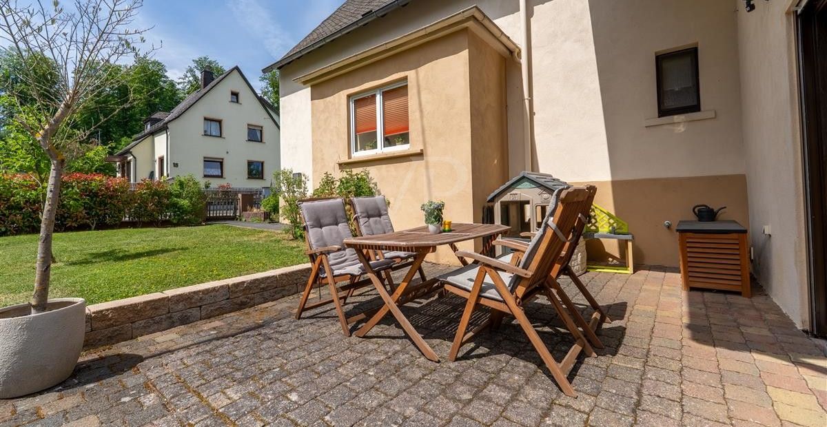 Terrasse vom Wintergarten aus
