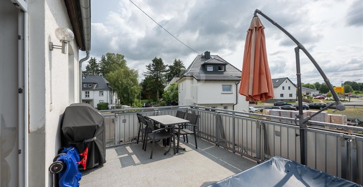 Nebenhaus: Balkon