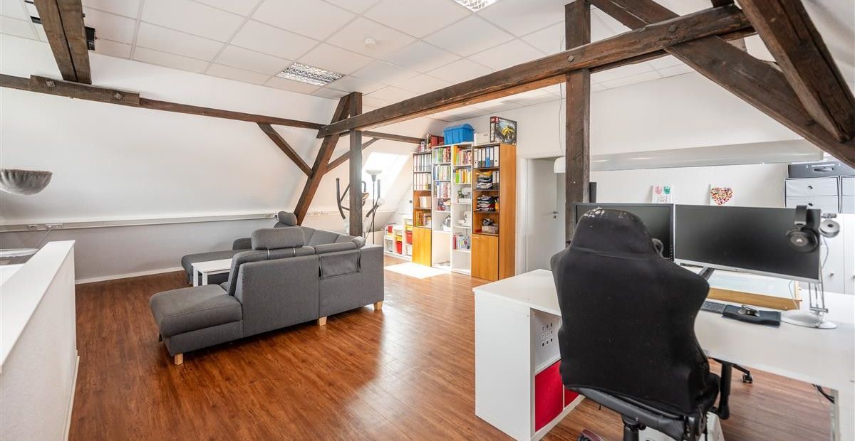 Nebenhaus: Dachgeschoss Wohnung