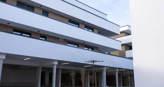 von_poll_real_estate_property_25211018_image_0