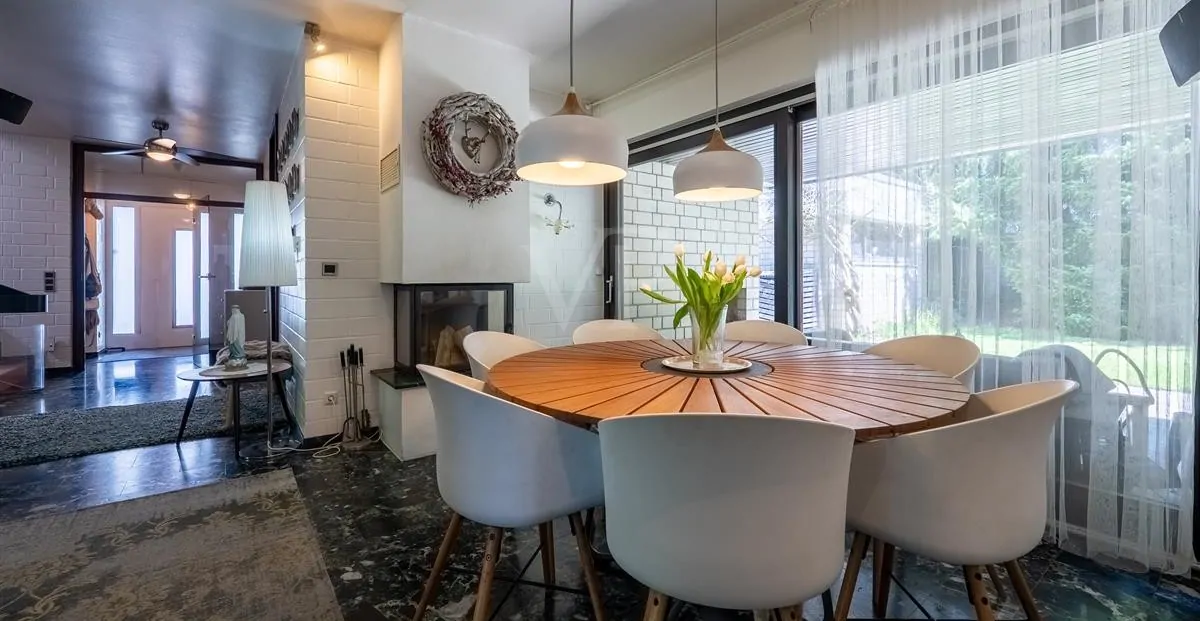 Blick Richtung Kamin/ Essen