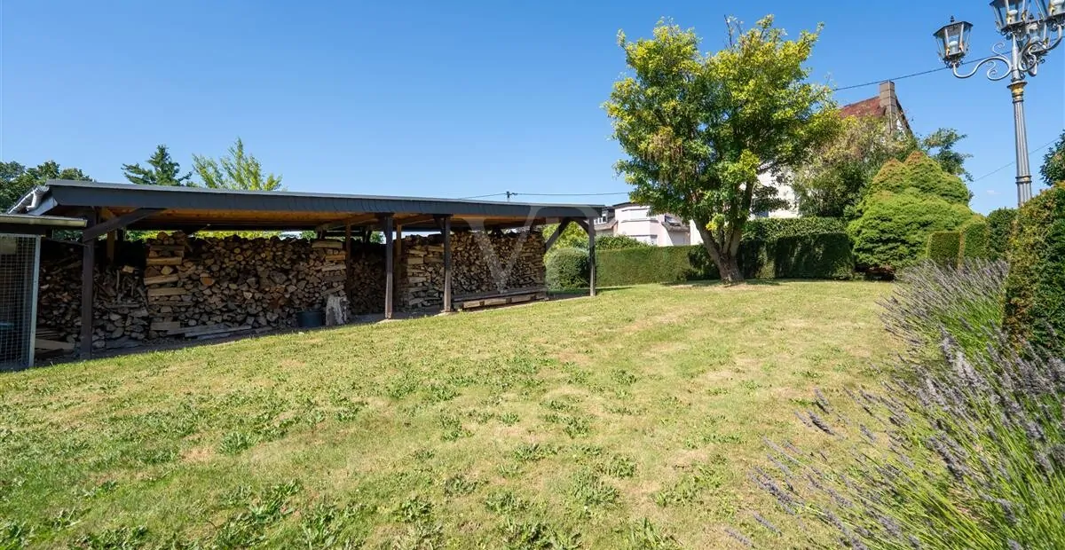 Außenbereich vor dem Anwesen