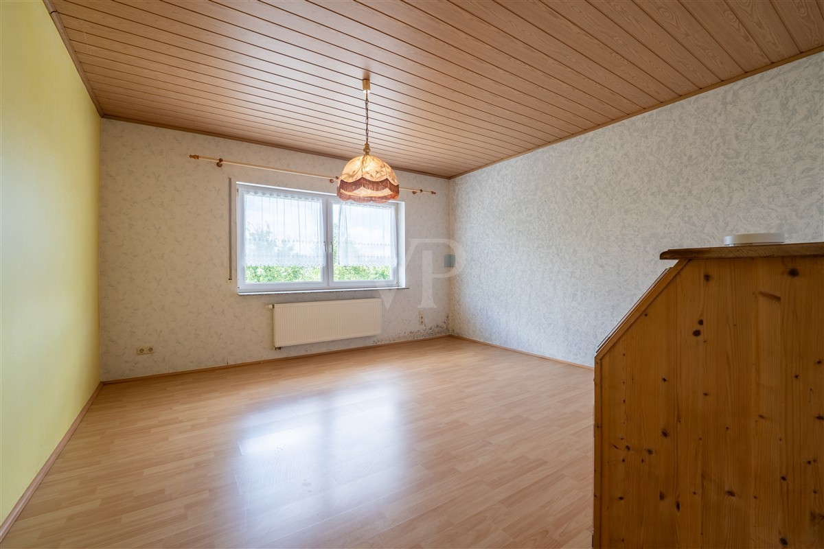 Schlafzimmer (EG)