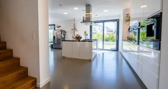 von_poll_real_estate_property_25211031_image_1