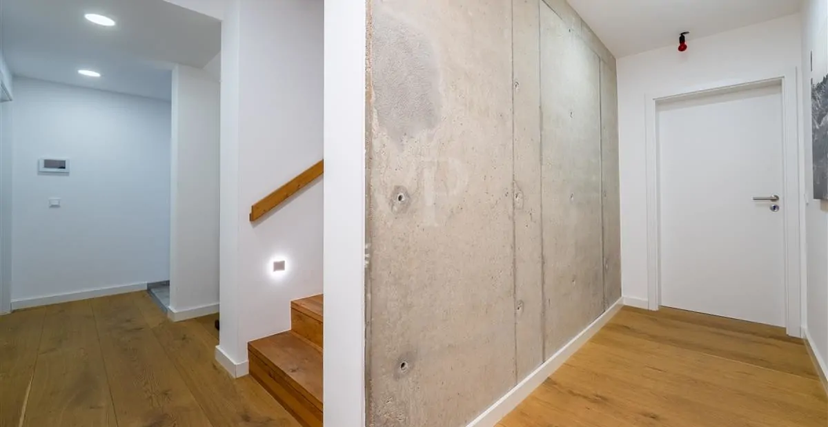 Flurbereich im Keller