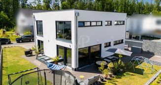 von_poll_real_estate_property_25211031_image_0