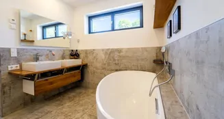 von_poll_real_estate_property_25211031_image_10