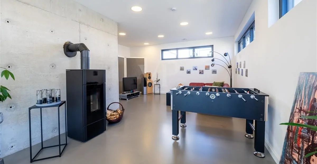 Kamin und Wohnbereich