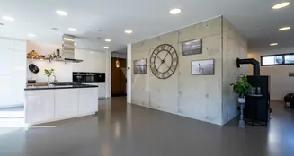 von_poll_real_estate_property_25211031_image_2