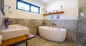 von_poll_real_estate_property_25211031_image_9