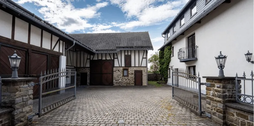 von Poll Immobilien GmbH